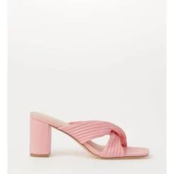 Brand new 🤩 Piper Serena Soft Pink Sandal 🎉